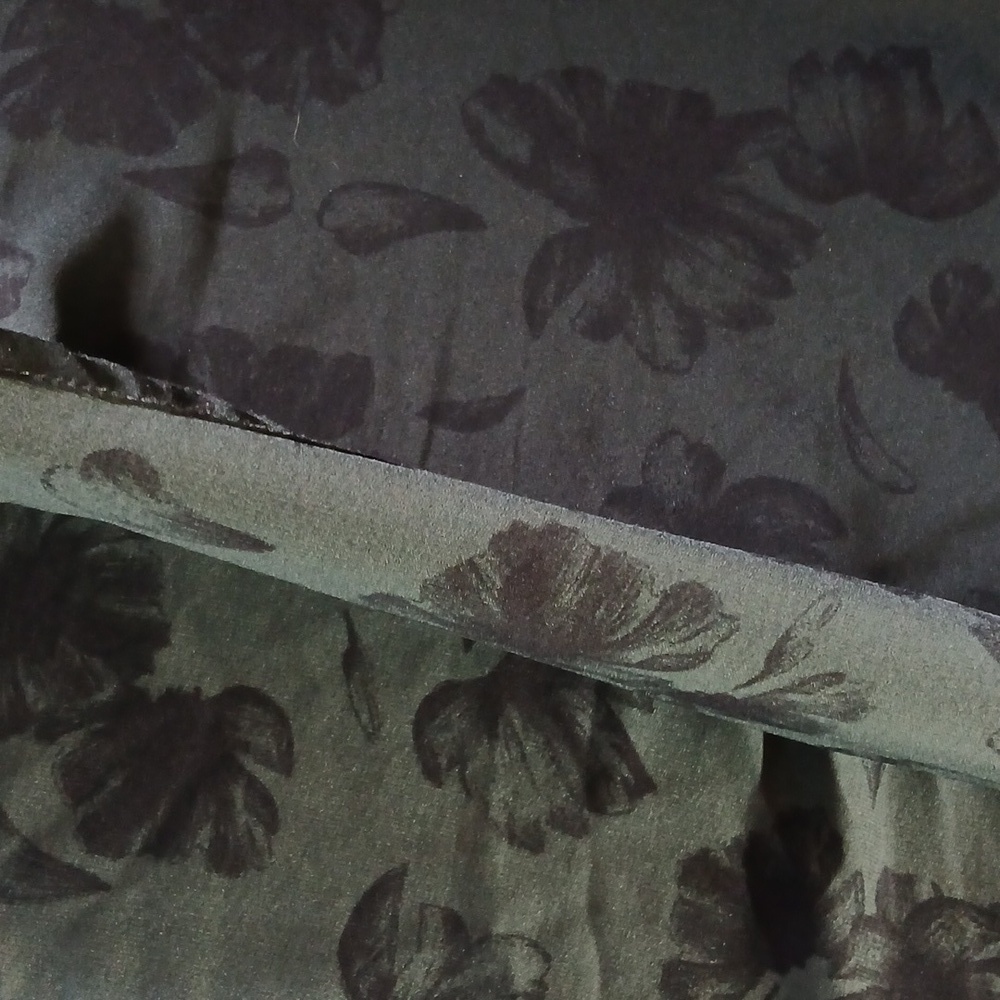Ava & Viv Blouse‎ Dark Green With Flowers - Picture 8 of 10